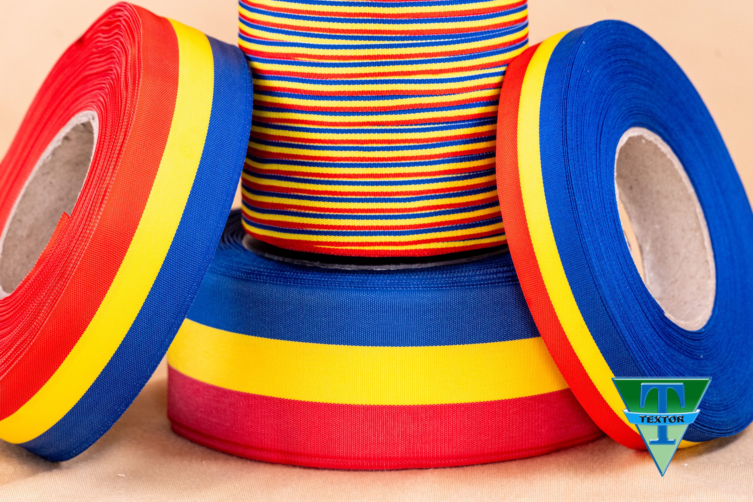 Producator Banda tricolor